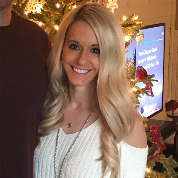 Meet your Posher, Courtney - Picture 1 of 8